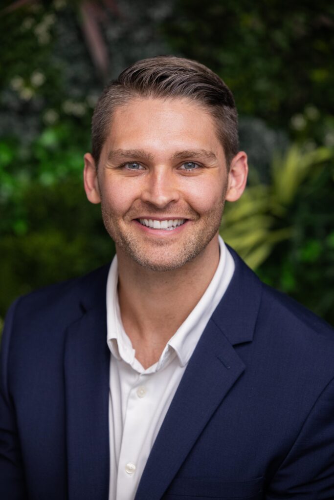 Dr. Erik Reis